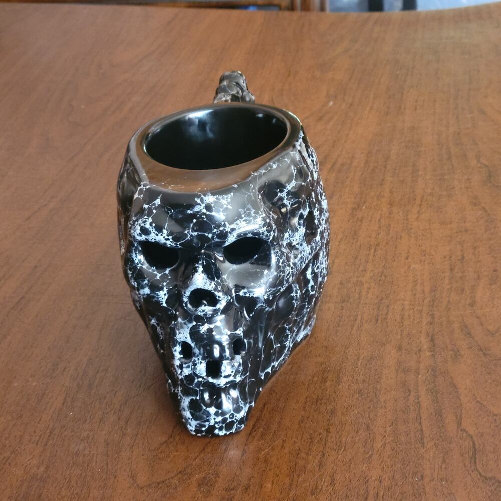 Trader Vic’s 2021 Blackbeard’s Skull Black Marbleized 5”Ceramic Coffee Mug